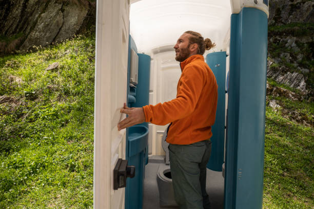 Best Portable restroom trailer rental  in Booneville, MS
