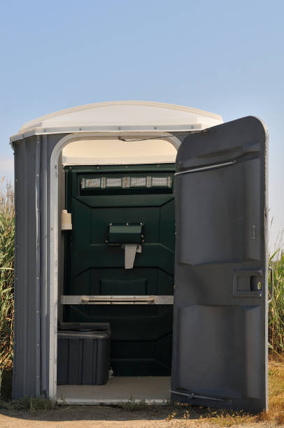 Best Portable bathroom rental  in Booneville, MS